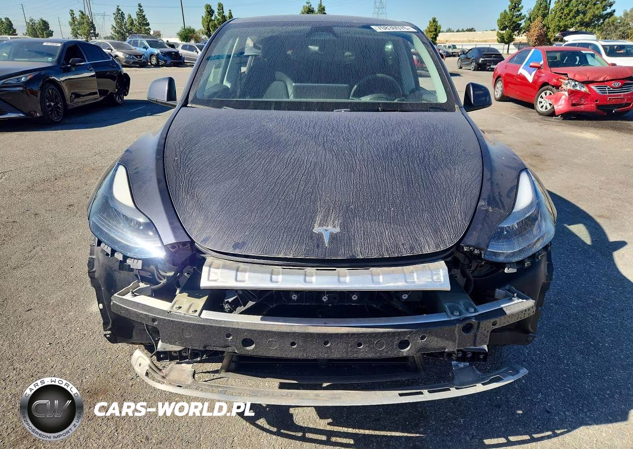 2024 Tesla Model Y VIN:7SAYGDEDXRF001935 - 5