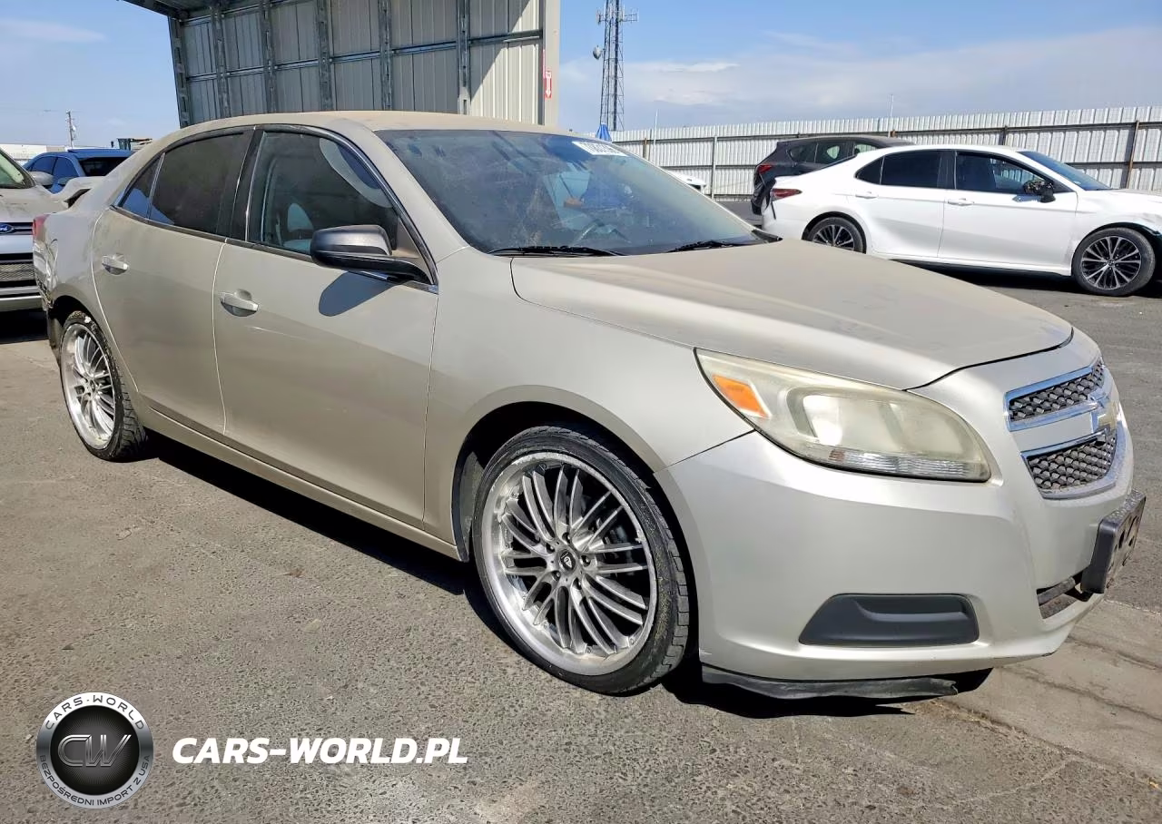 2013 Chevrolet Malibu Ls VIN:1G11A5SA1DF253991 - 4