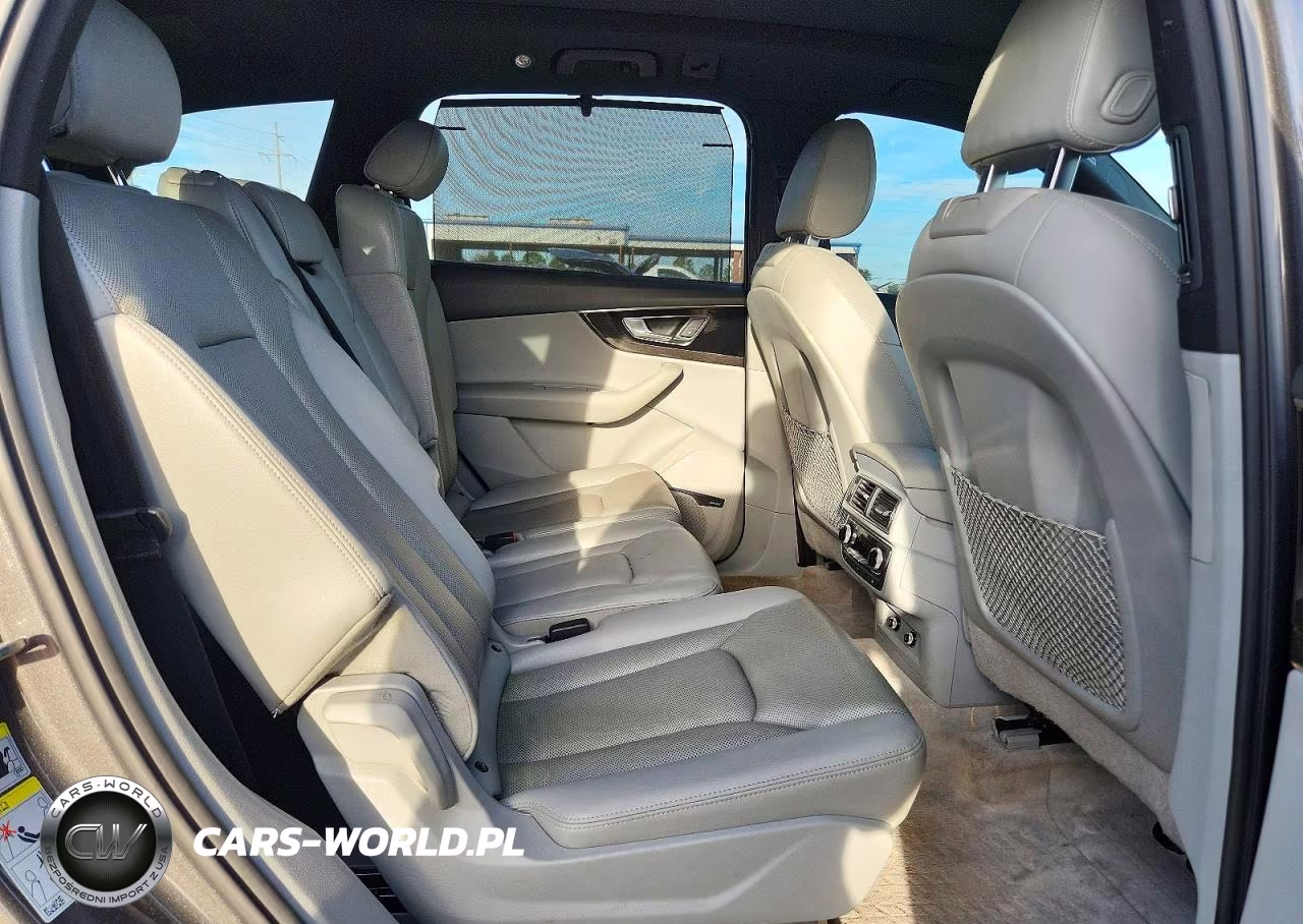2018 Audi Q7 Premium Plus VIN:WA1LAAF77JD033540 - 11