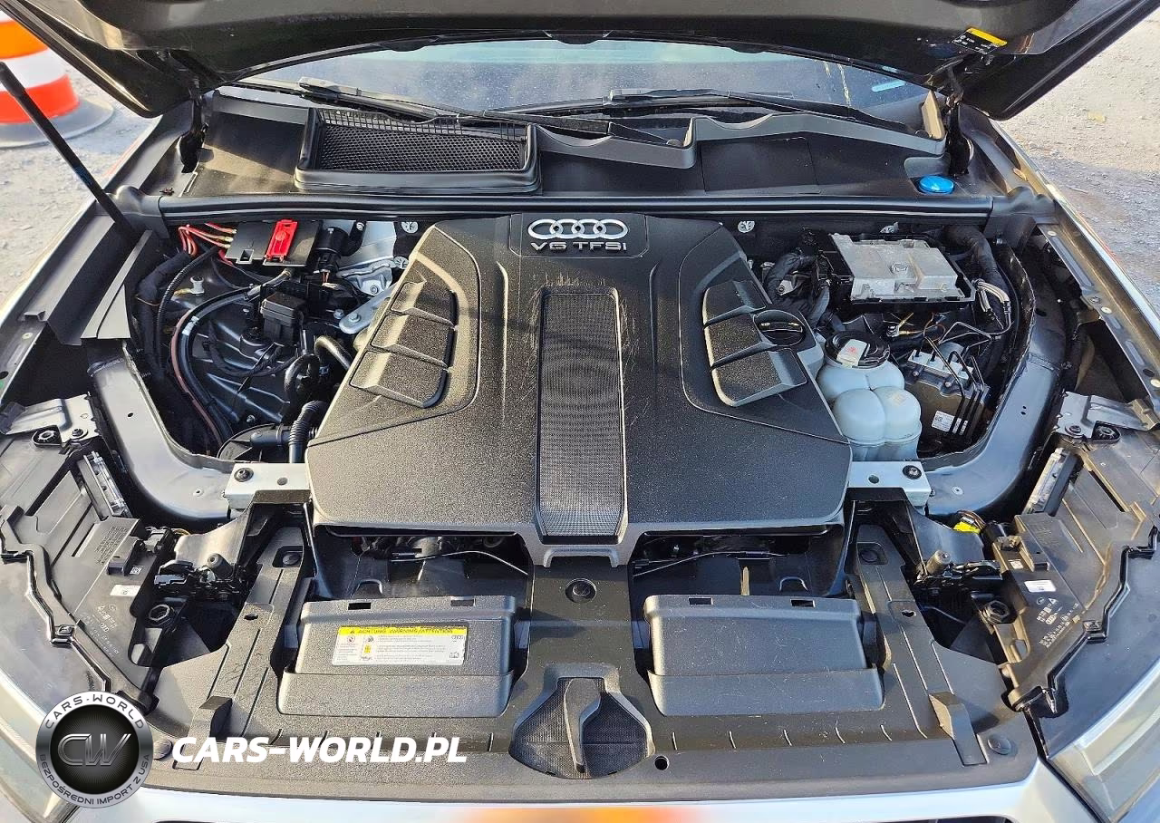 2018 Audi Q7 Premium Plus VIN:WA1LAAF77JD033540 - 12