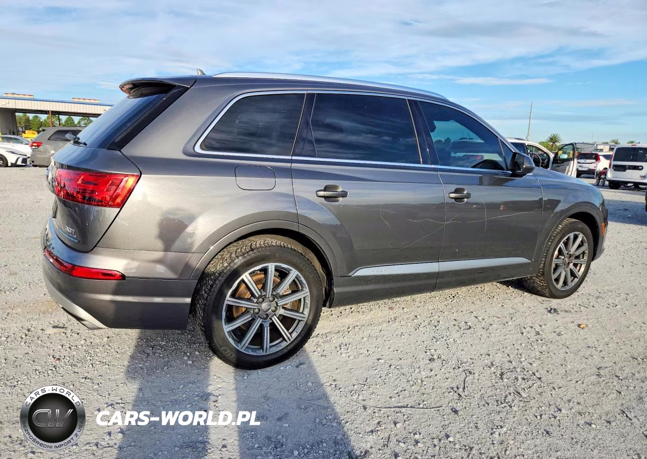 2018 Audi Q7 Premium Plus VIN:WA1LAAF77JD033540 - 3