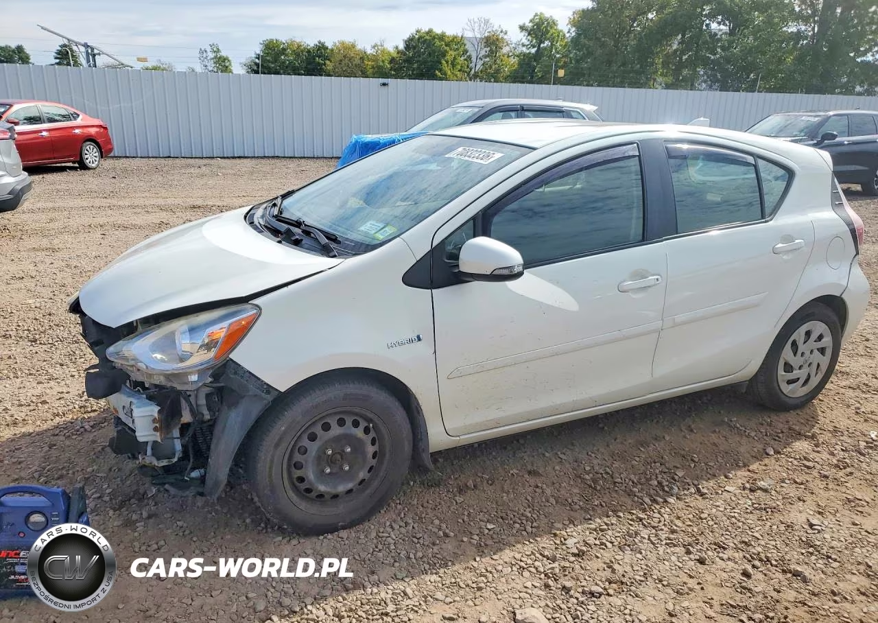 2016 Toyota Prius C Two – zdjęcie 1 z 13