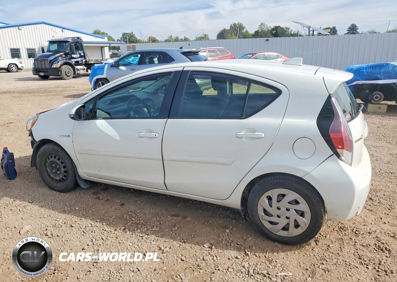 2016 Toyota Prius C Two VIN:JTDKDTB33G1137993 - 2