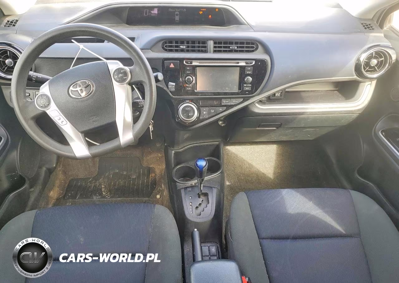 2016 Toyota Prius C Two VIN:JTDKDTB33G1137993 - 8