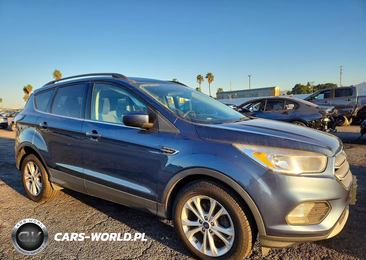 2018 Ford Escape Se VIN:1FMCU0GD3JUA43800 - 4
