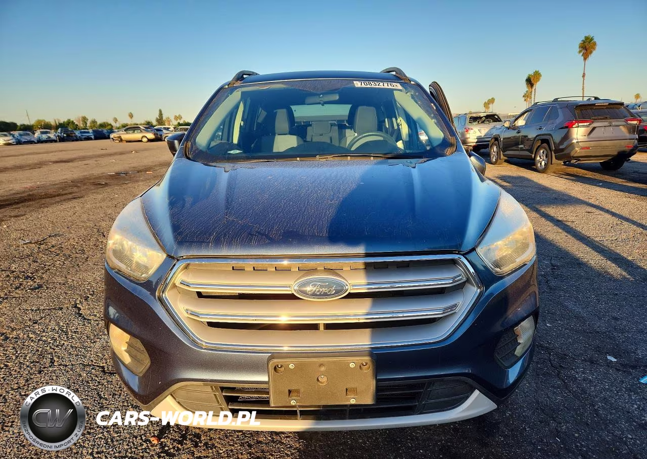2018 Ford Escape Se VIN:1FMCU0GD3JUA43800 - 5