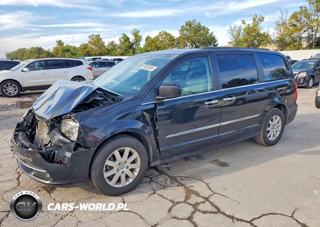2016 Chrysler Town & Country Touring