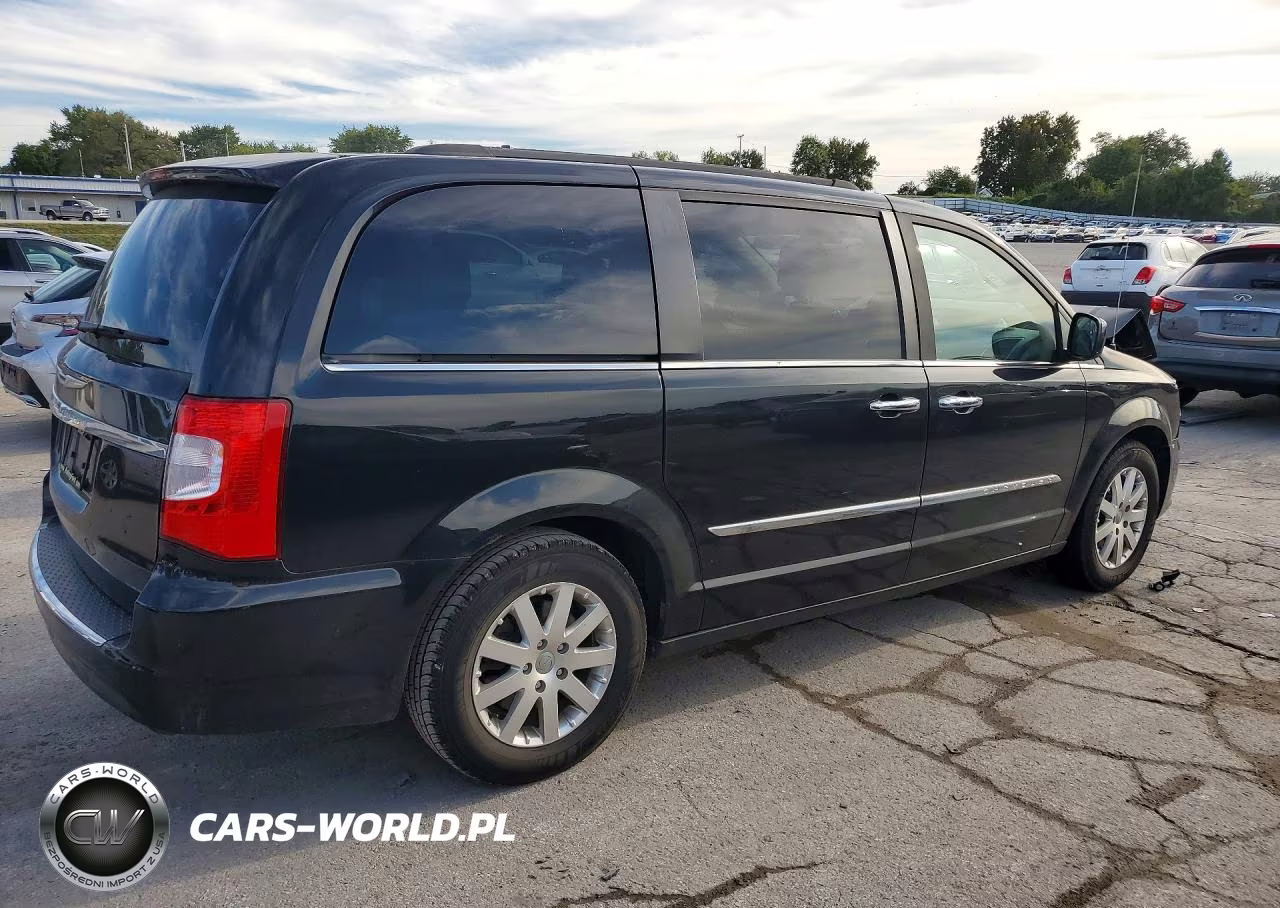 2016 Chrysler Town & Country Touring VIN:2C4RC1BG5GR159482 - 3