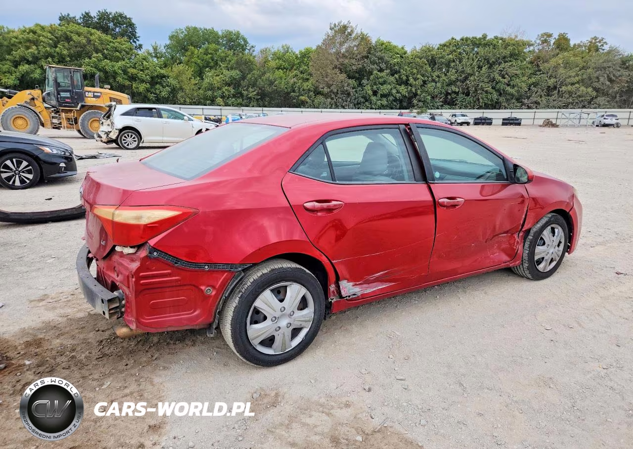 2015 Toyota Corolla Le VIN:2T1BURHEXFC328445 - 3