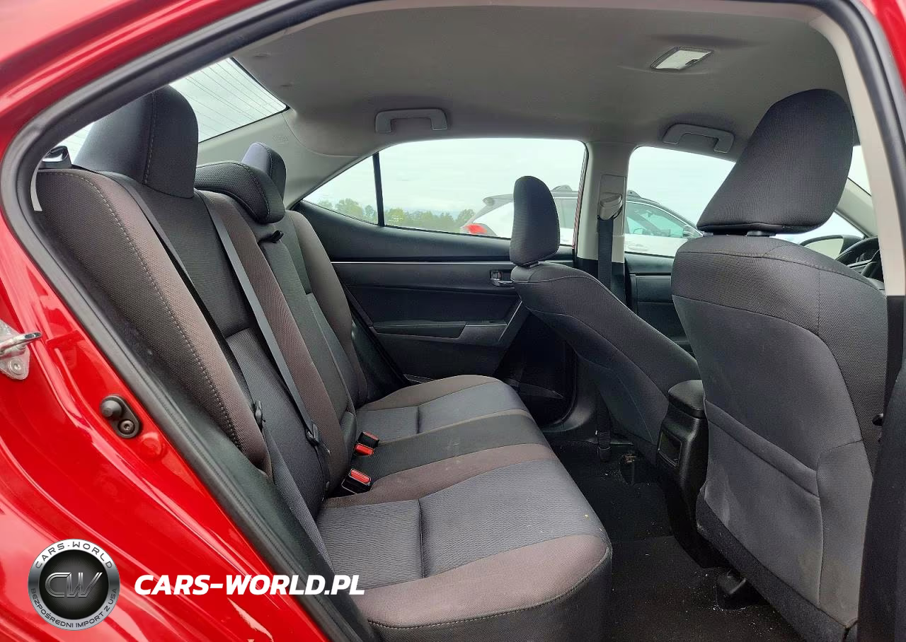 2018 Toyota Corolla Le VIN:5YFBURHE6JP748969 - 10