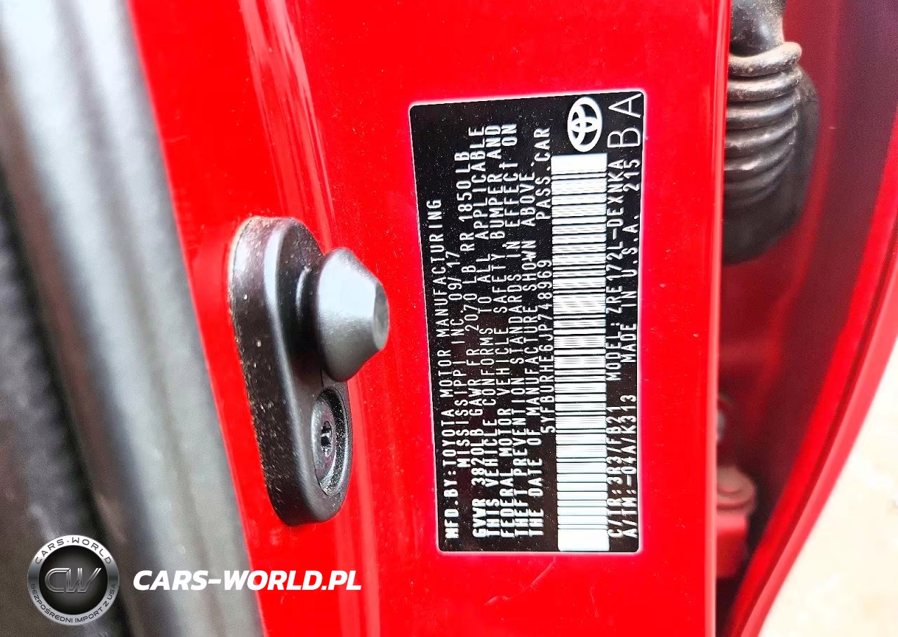 2018 Toyota Corolla Le VIN:5YFBURHE6JP748969 - 12