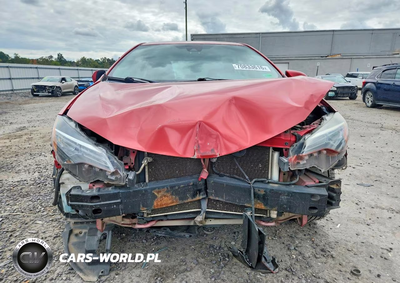 2018 Toyota Corolla Le VIN:5YFBURHE6JP748969 - 5