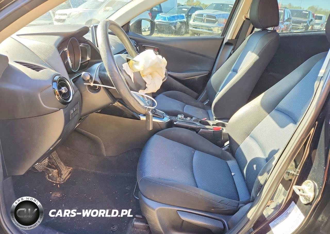 2016 Scion Ia Base VIN:3MYDLBZV7GY140888 - 7