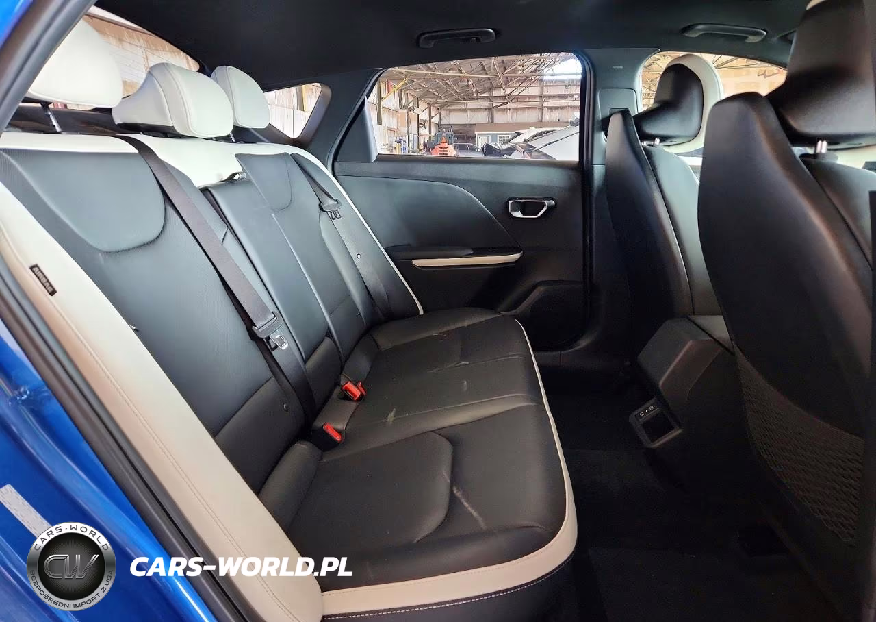 2025 Kia K4 Gt Line VIN:3KPFW4DE1SE160999 - 10
