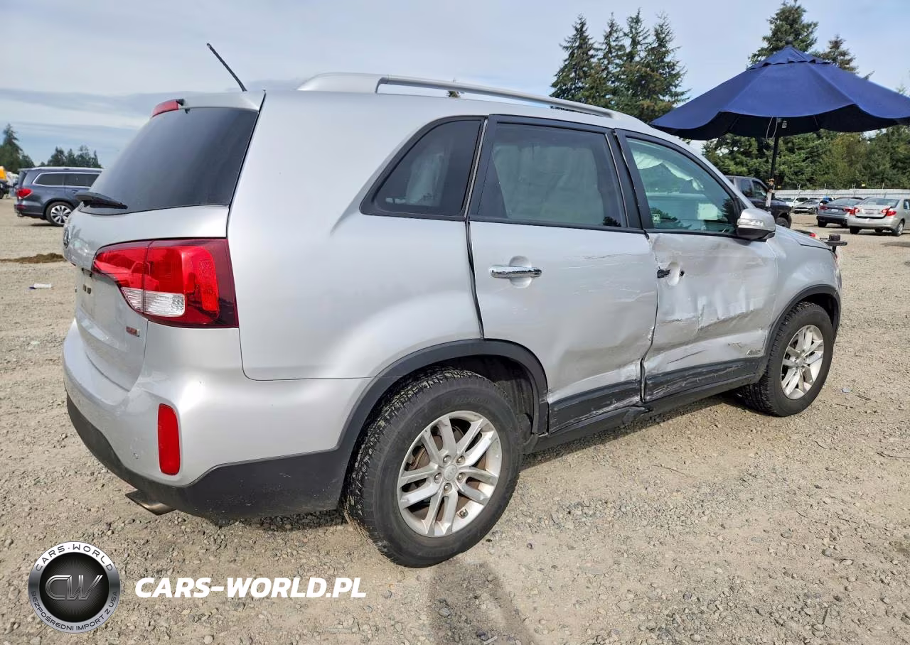2014 Kia Sorento Lx VIN:5XYKTCA61EG465067 - 3