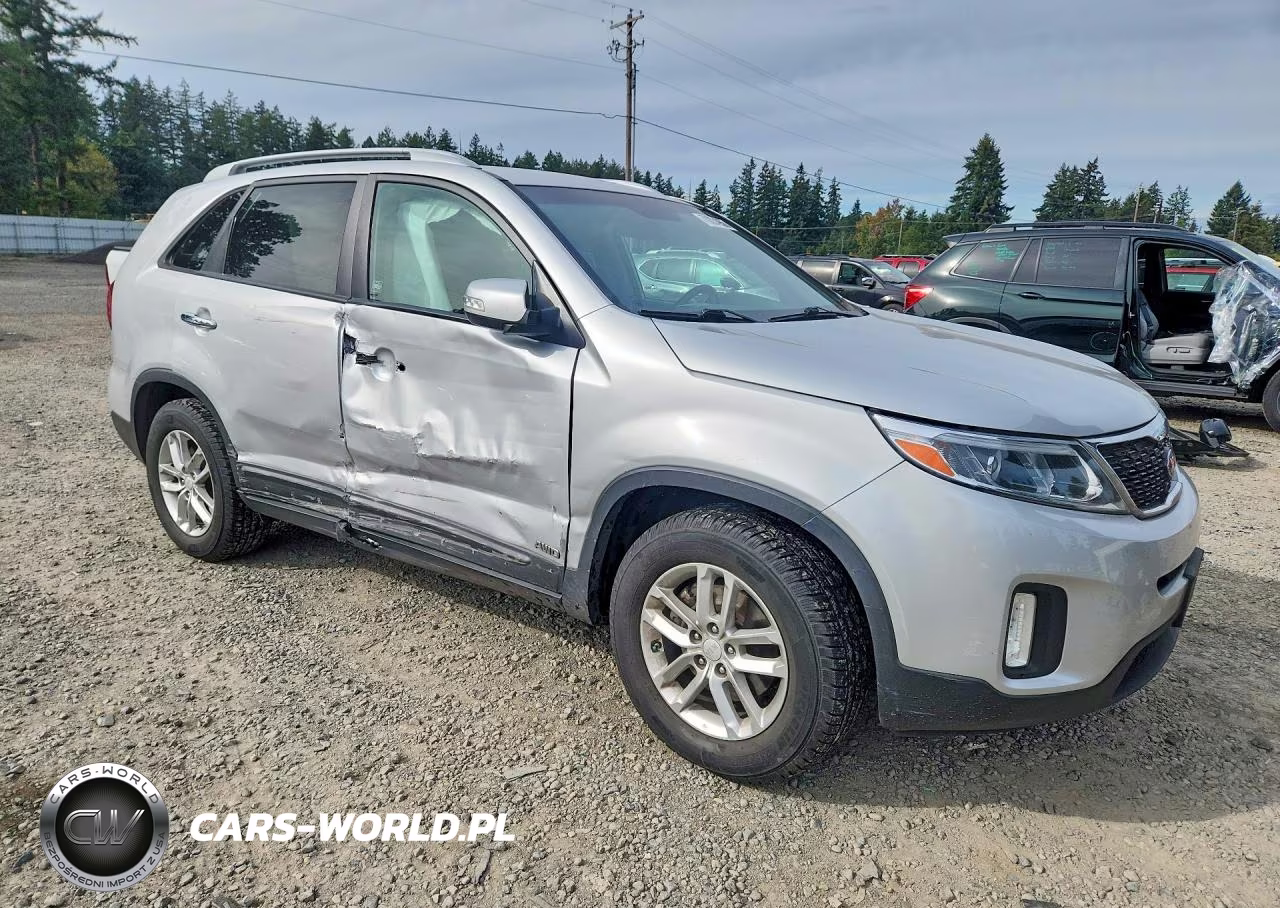 2014 Kia Sorento Lx VIN:5XYKTCA61EG465067 - 4