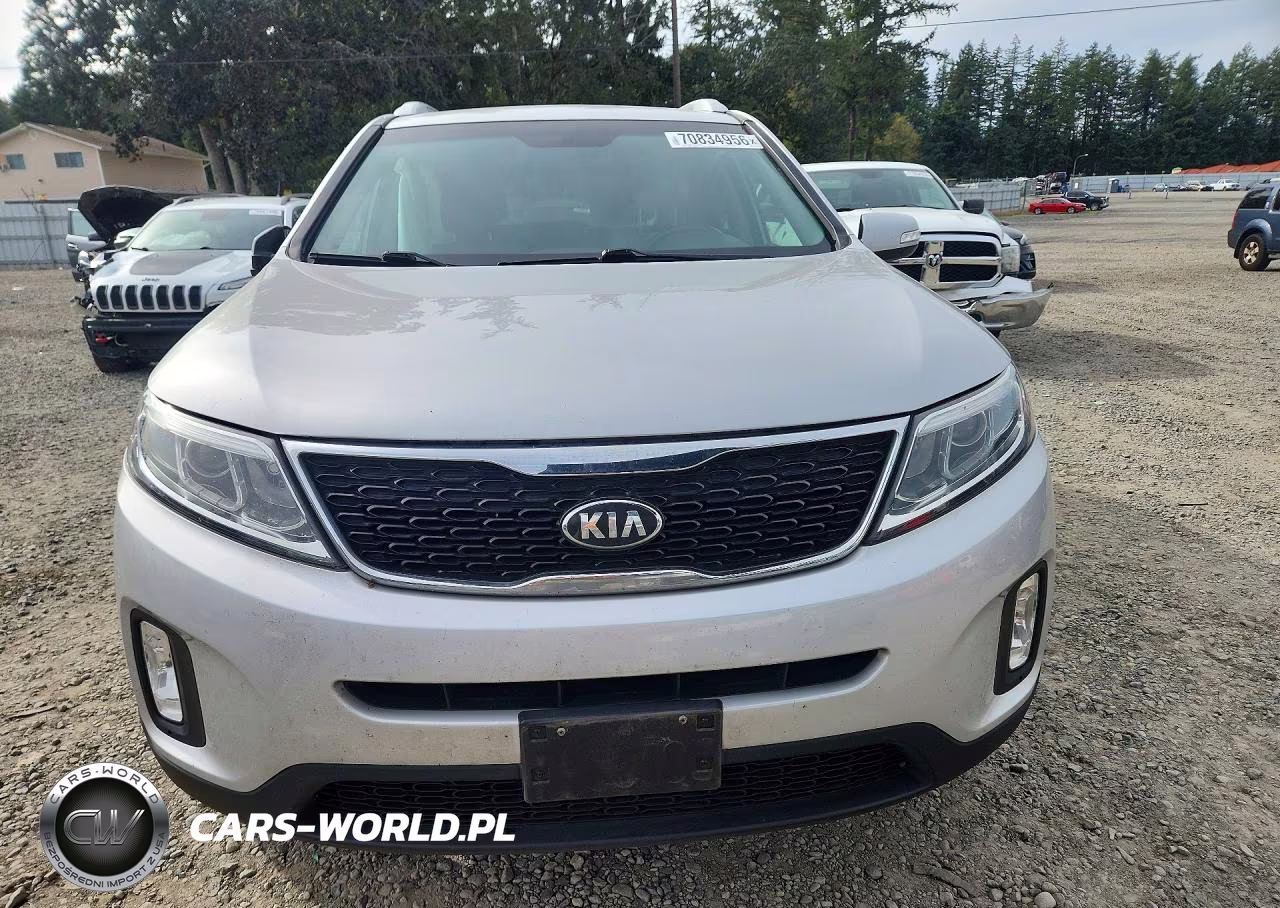 2014 Kia Sorento Lx VIN:5XYKTCA61EG465067 - 5
