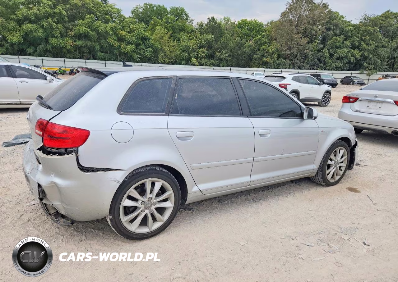 2012 Audi A3 Premium VIN:WAUBEAFM8CA166420 - 3