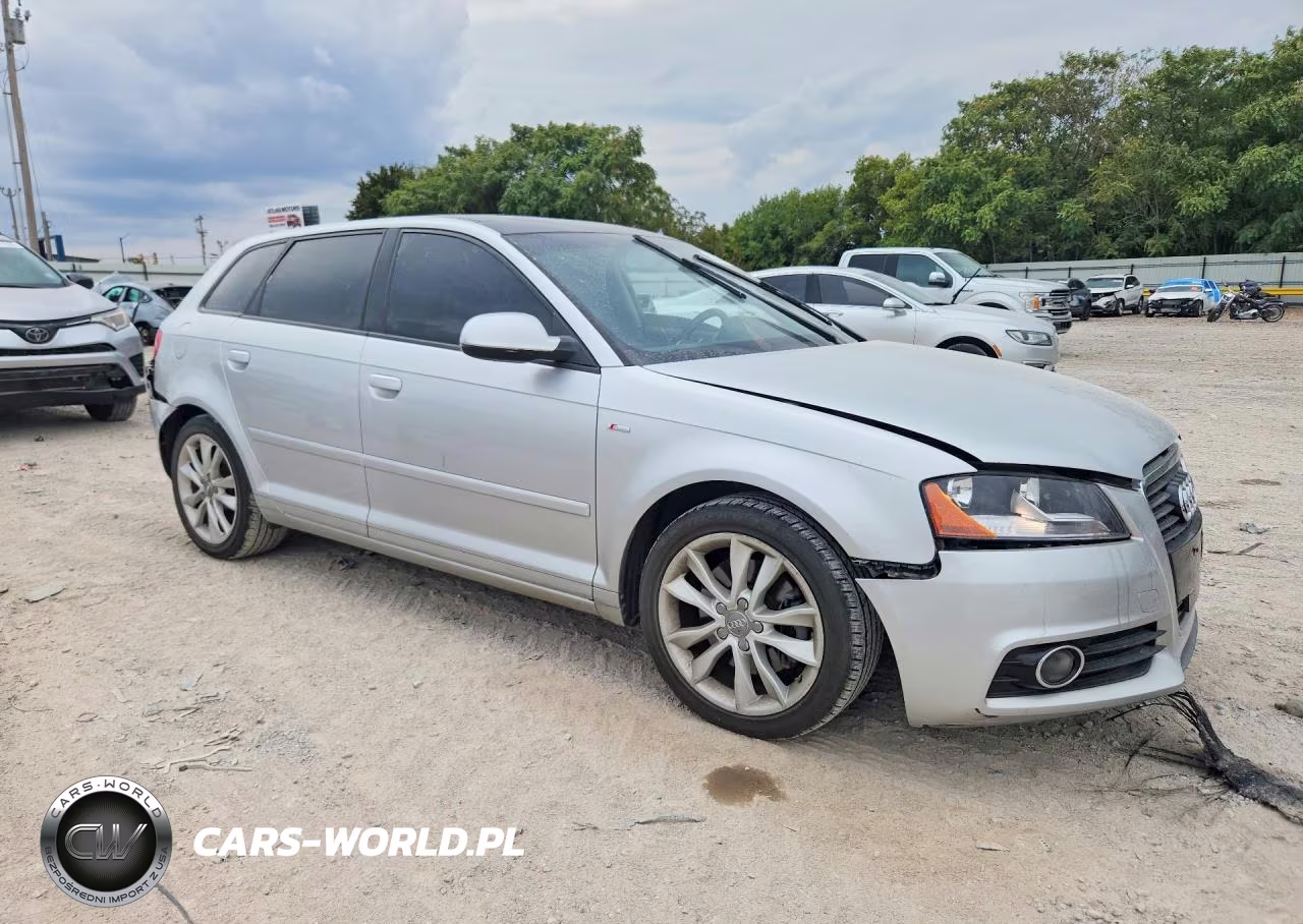 2012 Audi A3 Premium VIN:WAUBEAFM8CA166420 - 4