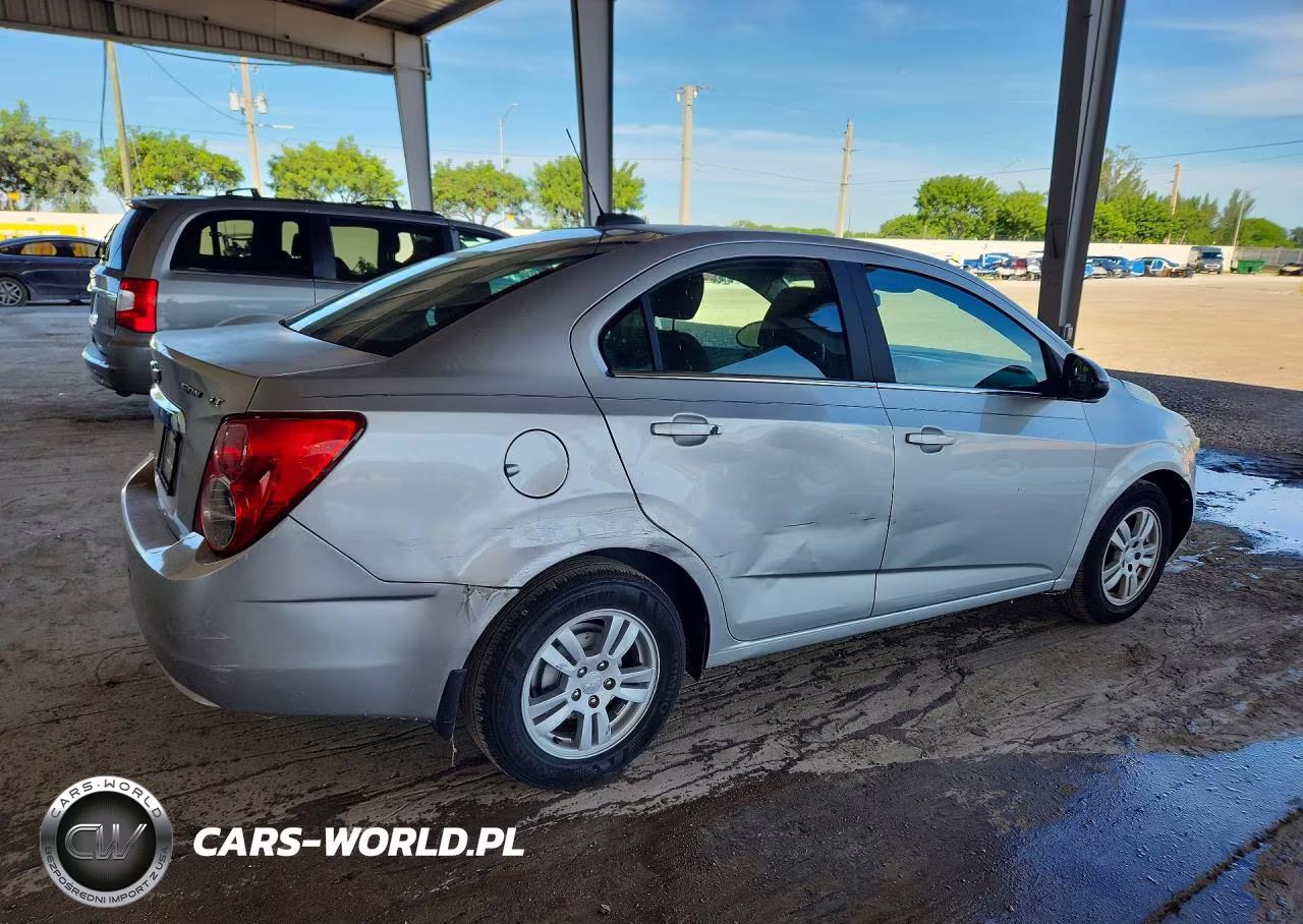 2015 Chevrolet Sonic Lt VIN:1G1JC5SG3F4109033 - 3