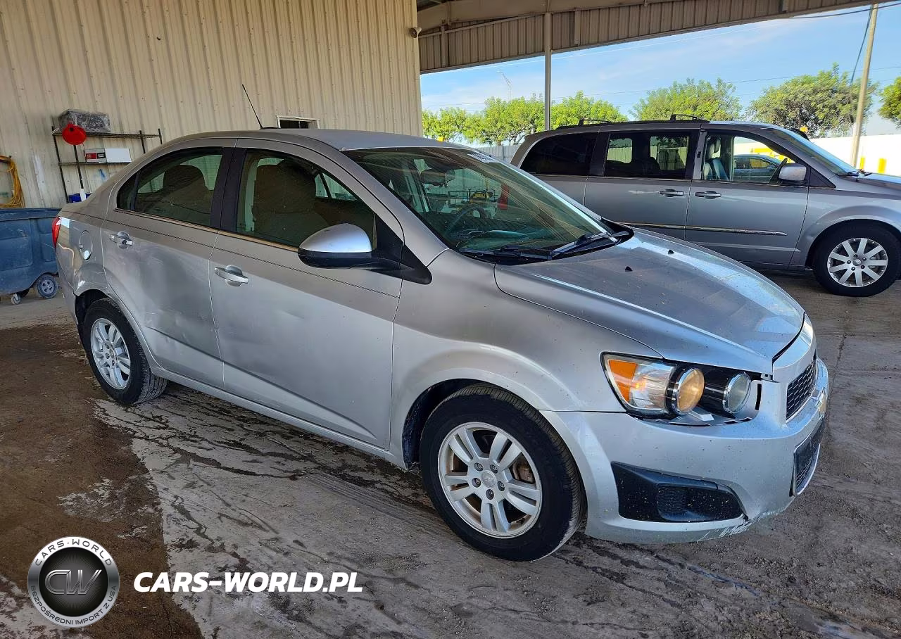 2015 Chevrolet Sonic Lt VIN:1G1JC5SG3F4109033 - 4