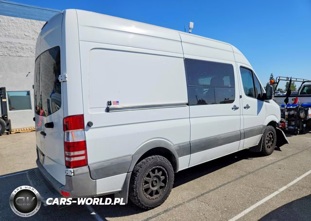 2010 Mercedes-Benz Sprinter 2500 VIN:WD3PE7CC6A5485631 - 3