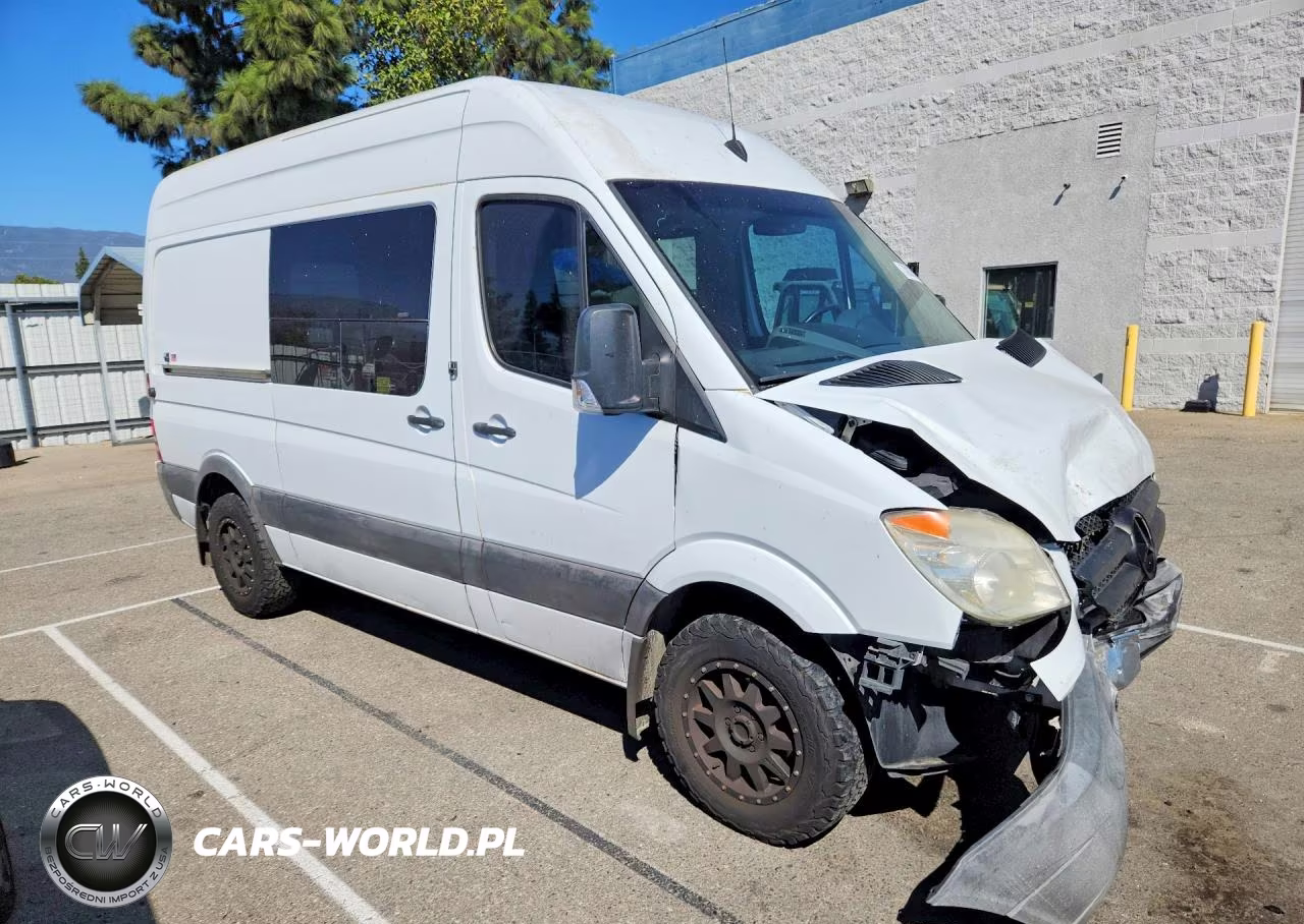 2010 Mercedes-Benz Sprinter 2500 VIN:WD3PE7CC6A5485631 - 4