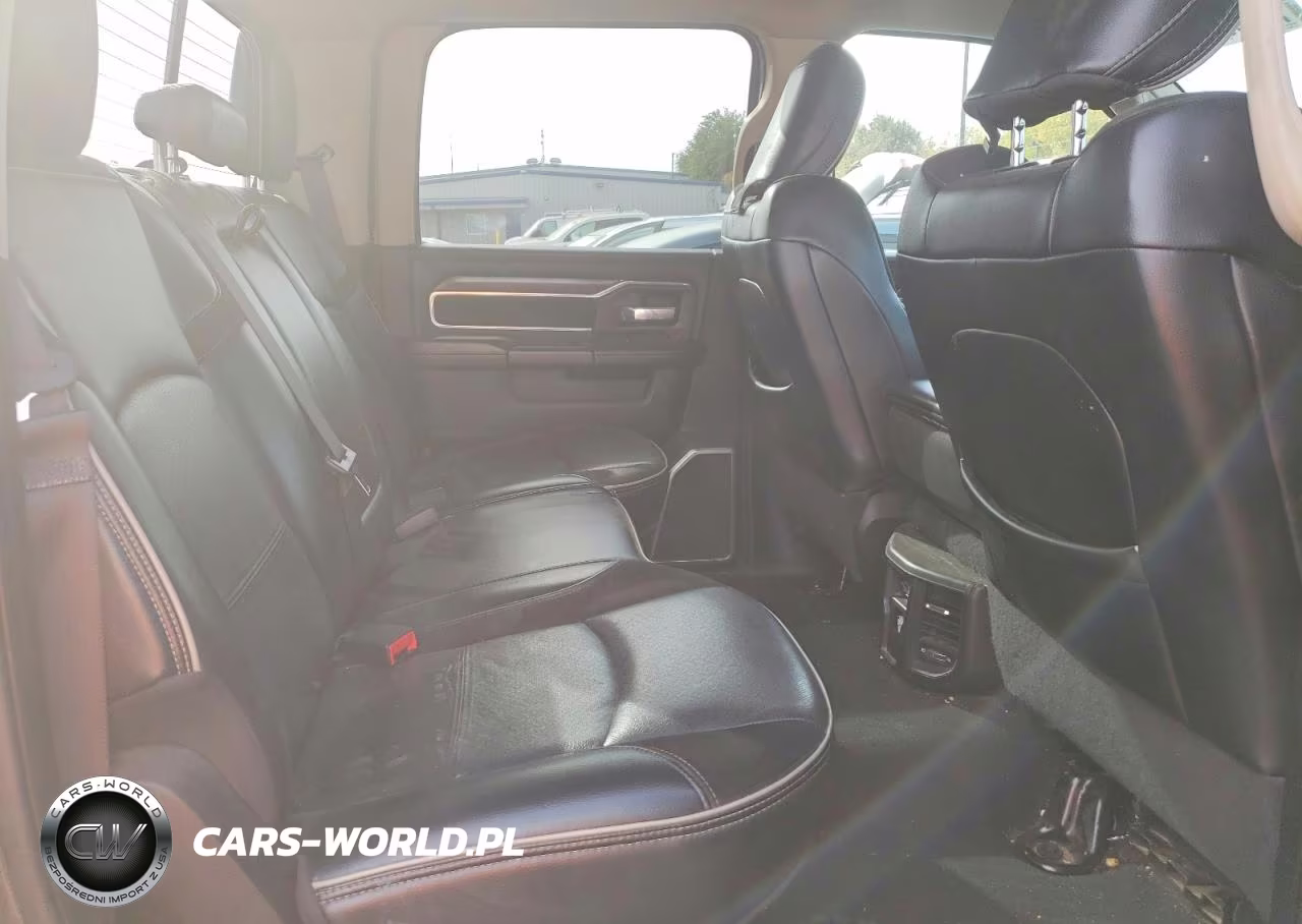 2021 Ram 2500 Laramie VIN:3C6UR5FL5MG675812 - 10