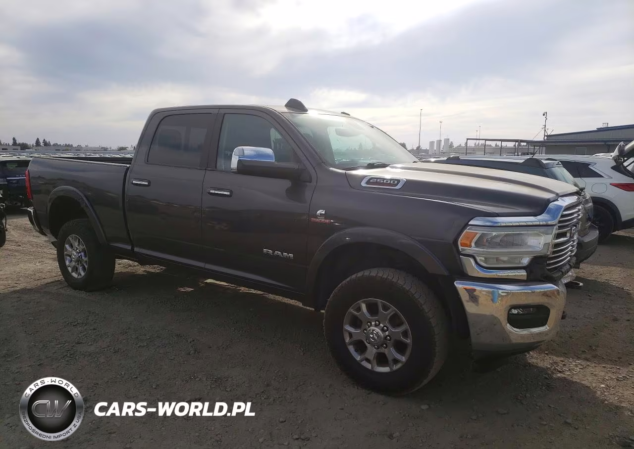 2021 Ram 2500 Laramie VIN:3C6UR5FL5MG675812 - 4
