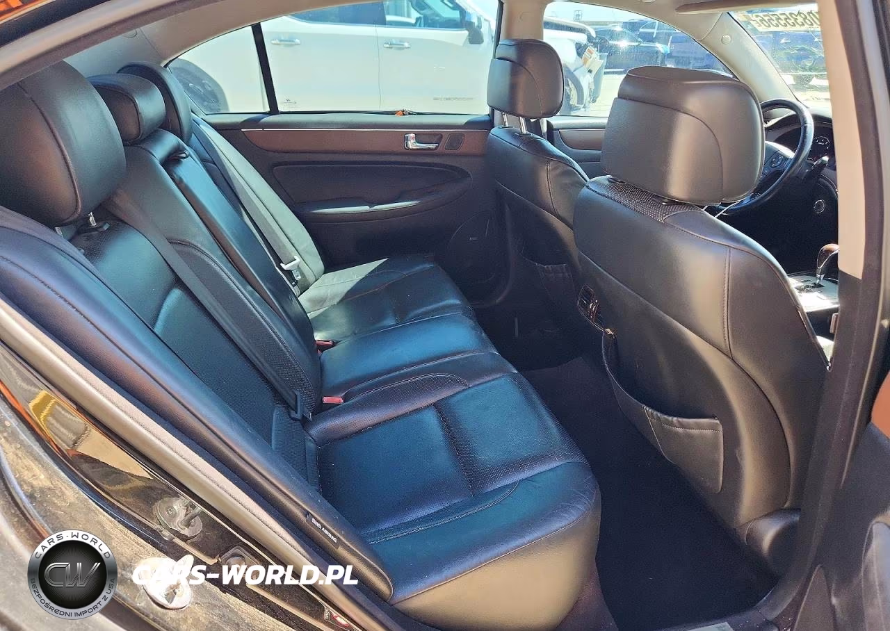 2009 Hyundai Genesis 3.8 VIN:KMHGC46E99U017557 - 10