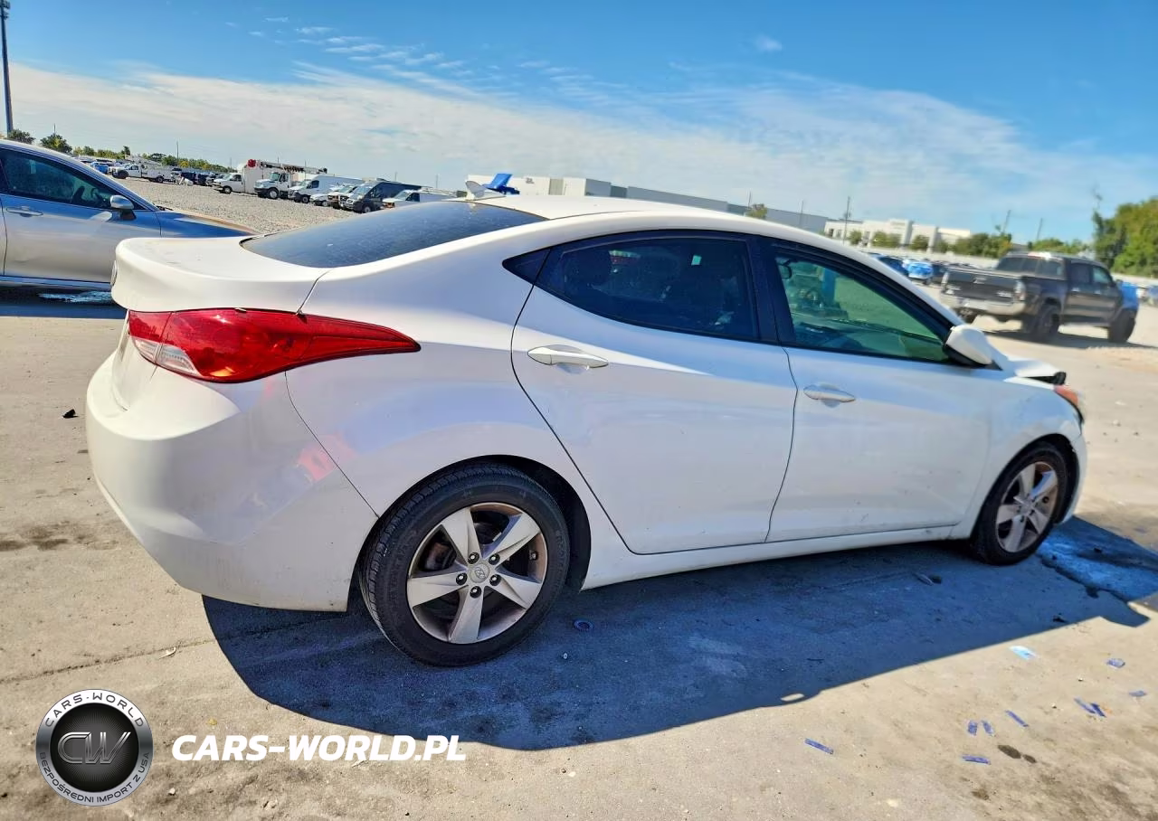2013 Hyundai Elantra Gls VIN:5NPDH4AE1DH375531 - 3