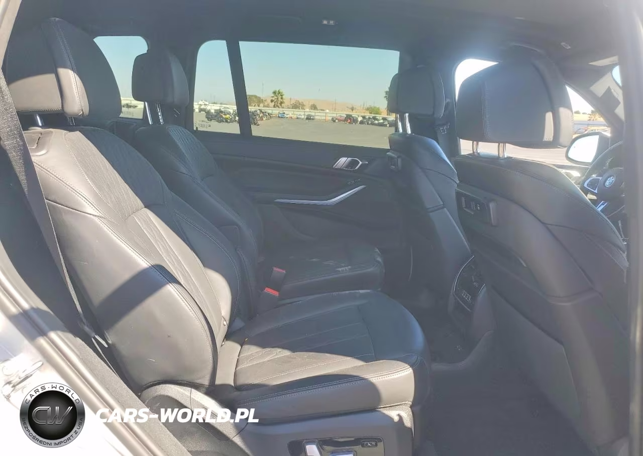 2022 BMW X7 xDrive40I VIN:5UXCW2C09N9L17781 - 11