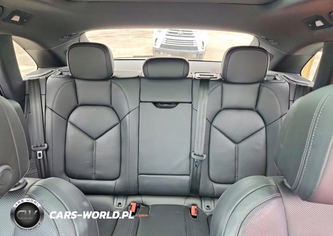 2020 Porsche Macan S VIN:WP1AB2A50LLB36246 - 10