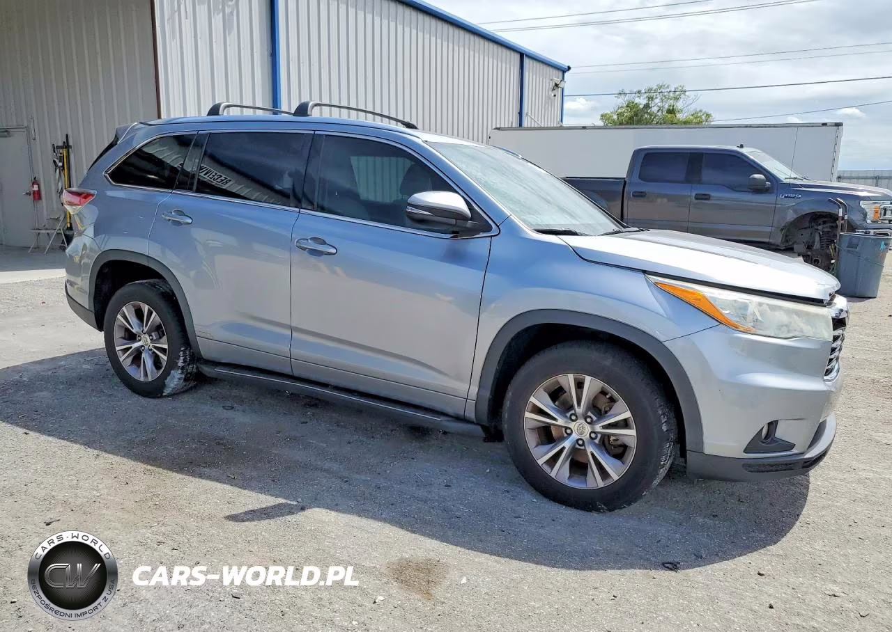 2015 Toyota Highlander Xle VIN:5TDKKRFH6FS048662 - 4