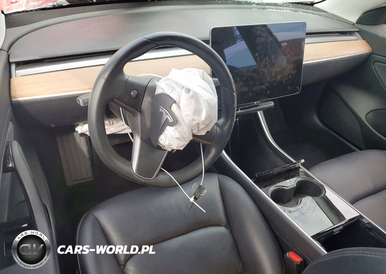 2018 Tesla Model 3 VIN:5YJ3E1EB4JF104640 - 8