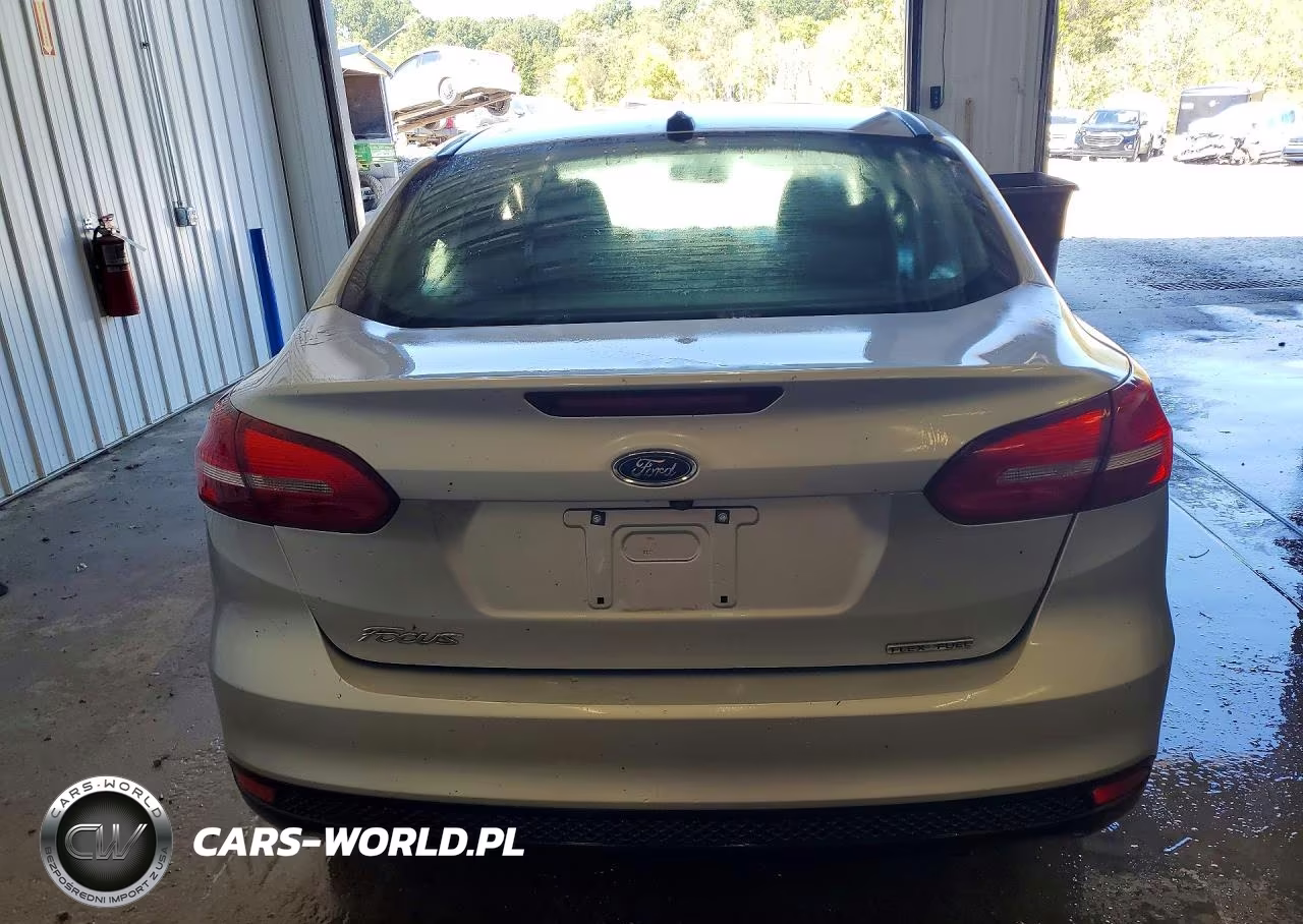 2016 Ford Focus S VIN:1FADP3E2XGL203405 - 6