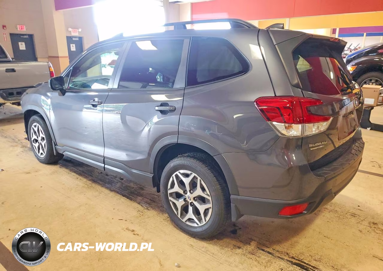 2020 Subaru Forester Premium VIN:JF2SKAJC2LH445560 - 2