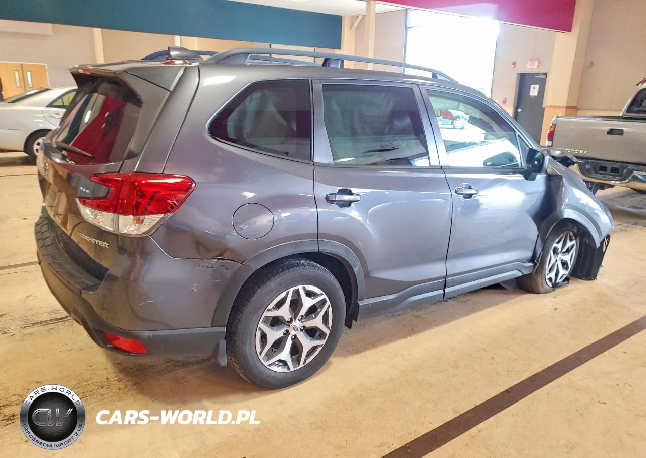 2020 Subaru Forester Premium VIN:JF2SKAJC2LH445560 - 3