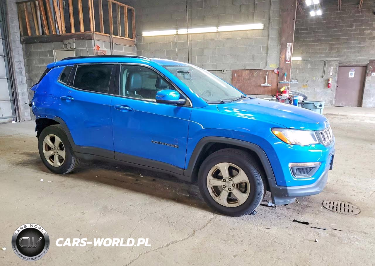 2019 Jeep Compass Latitude VIN:3C4NJDBB7KT829100 - 4