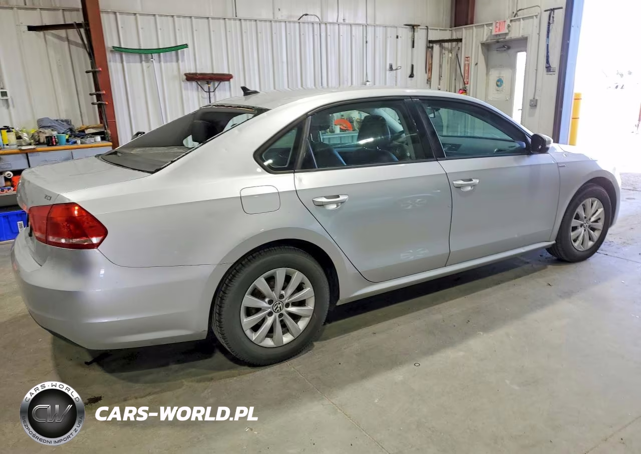 2015 Volkswagen Passat S VIN:1VWAT7A37FC099904 - 3