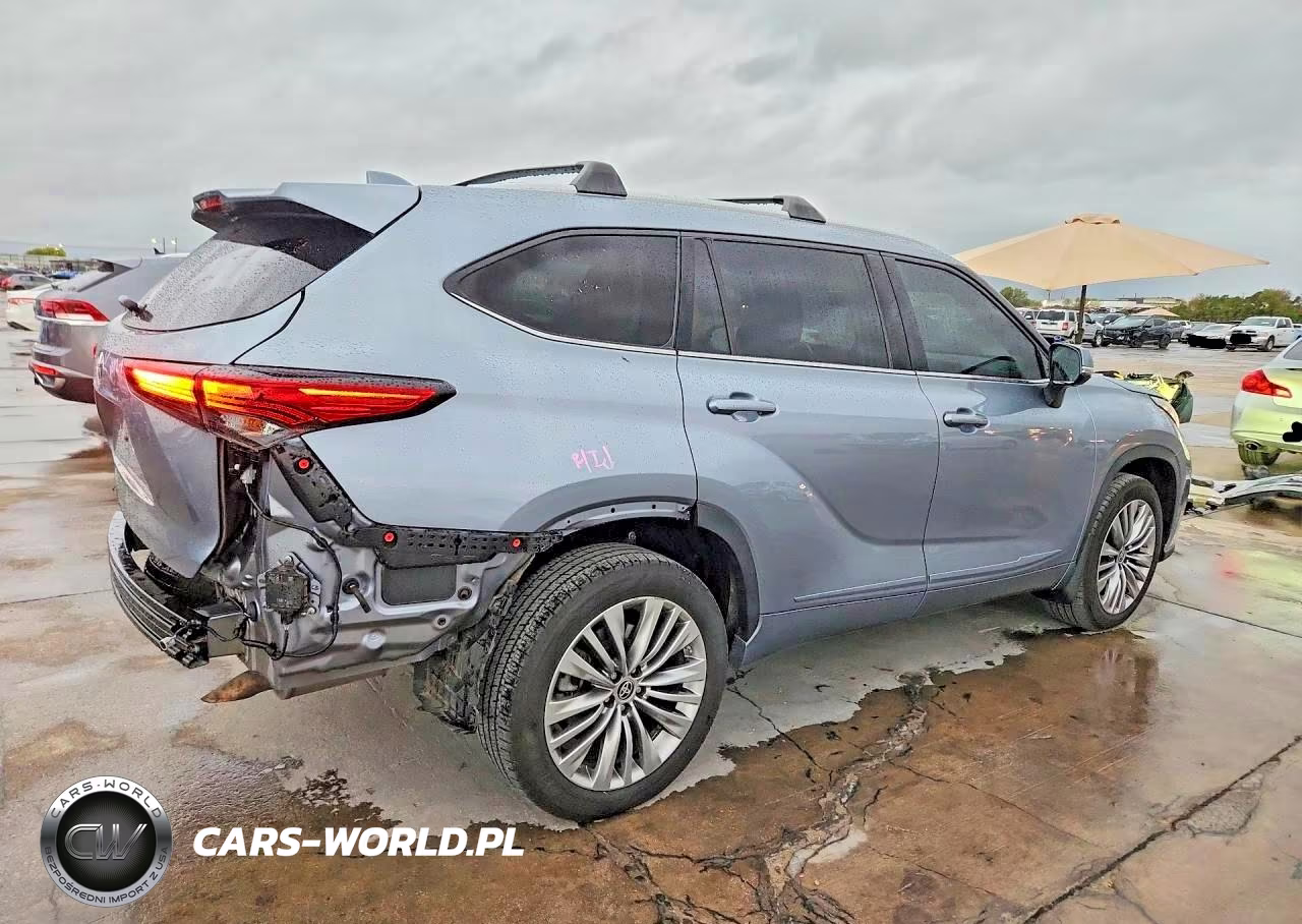 2021 Toyota Highlander Platinum VIN:5TDFZRBH7MS078897 - 3