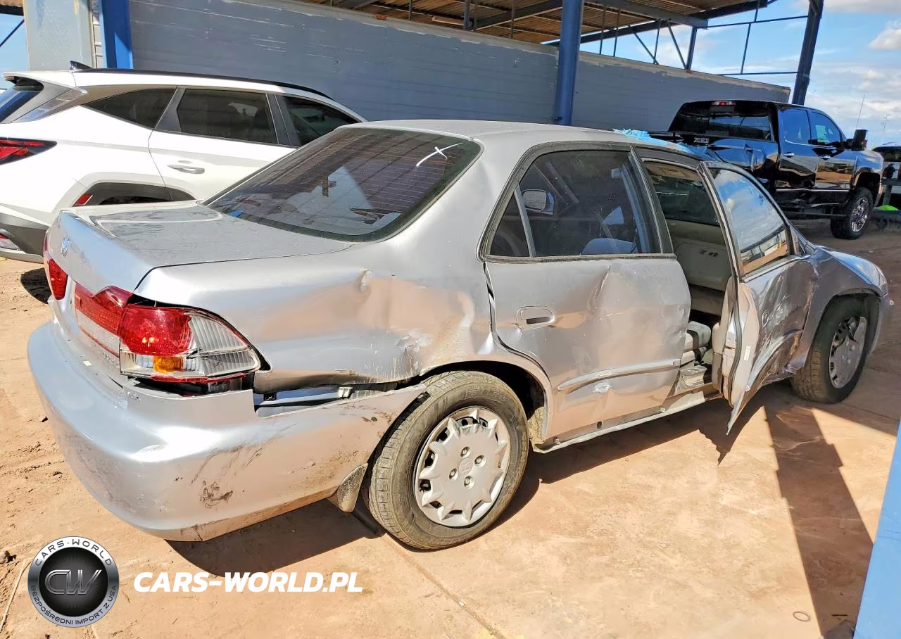2001 Honda Accord Lx VIN:JHMCG56411C023821 - 3