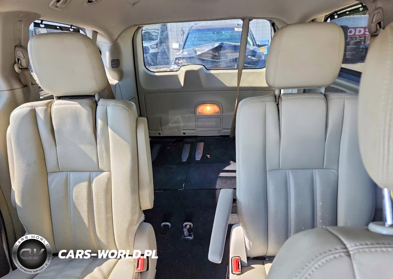 2012 Chrysler Town & Country Touring L VIN:2C4RC1CG2CR252324 - 10