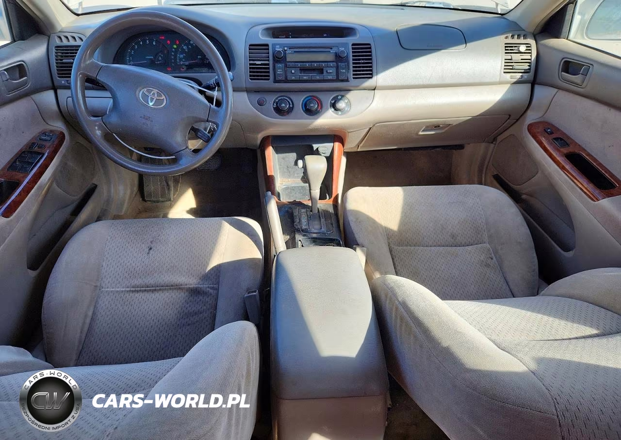 2003 Toyota Camry Le VIN:JTDBE32K930169299 - 8
