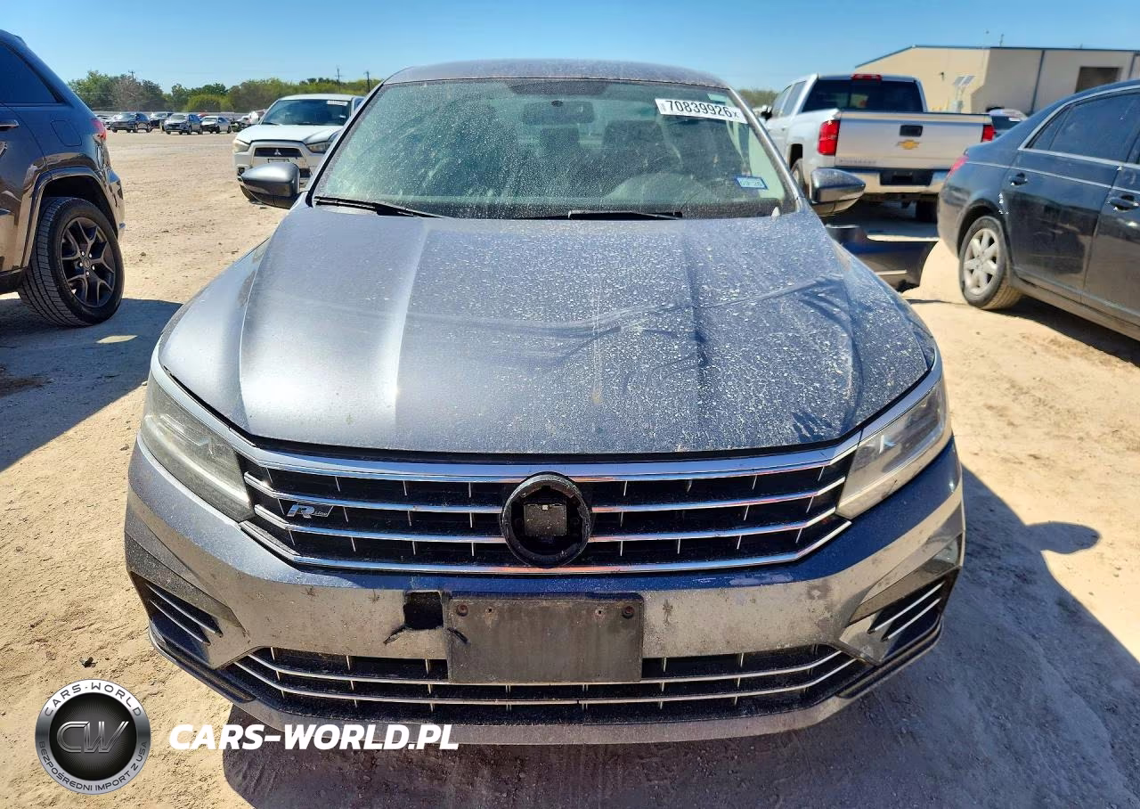 2017 Volkswagen Passat R-Line VIN:1VWDT7A33HC063238 - 5