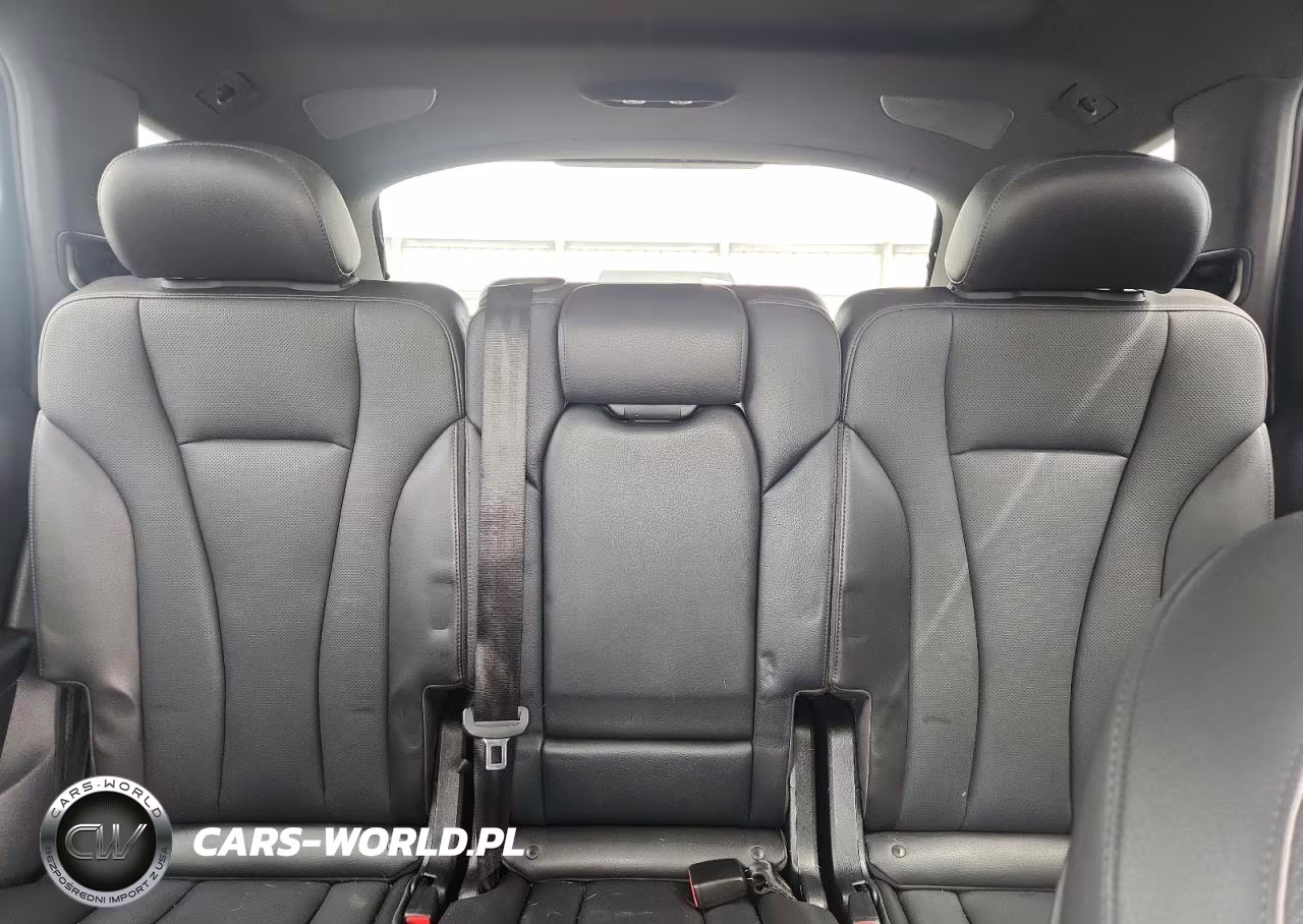 2019 Audi Q7 Premium Plus VIN:WA1LHAF70KD032128 - 10