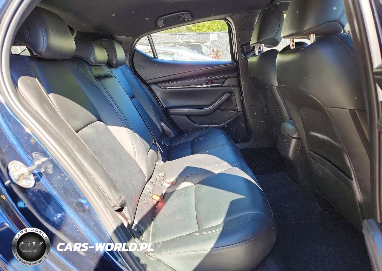 2019 Mazda 3 Preferred VIN:JM1BPAMM3K1118077 - 10