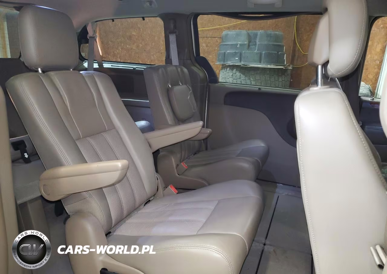 2011 Chrysler Town & Country Touring L VIN:2A4RR8DG3BR605183 - 11