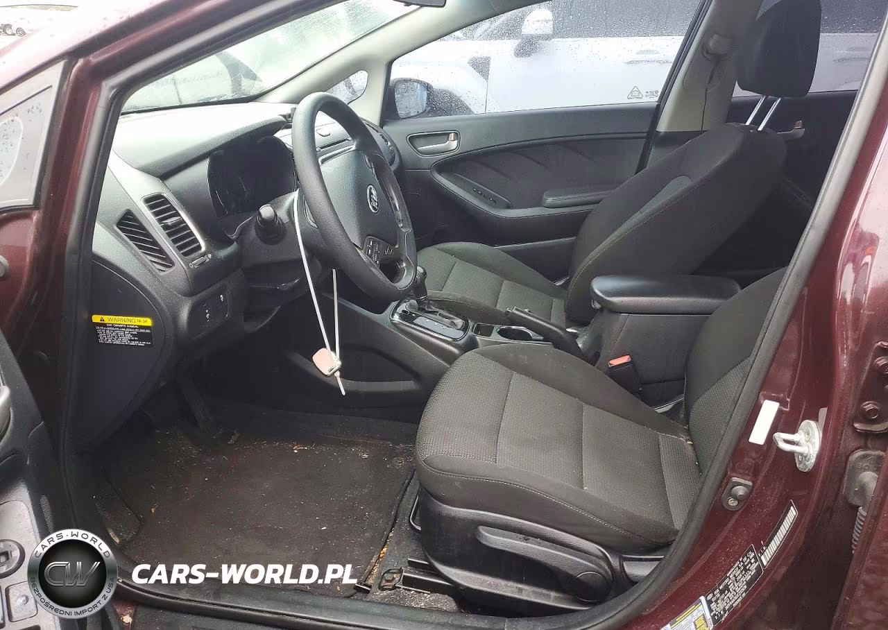 2018 Kia Forte Lx VIN:3KPFK4A78JE232636 - 7