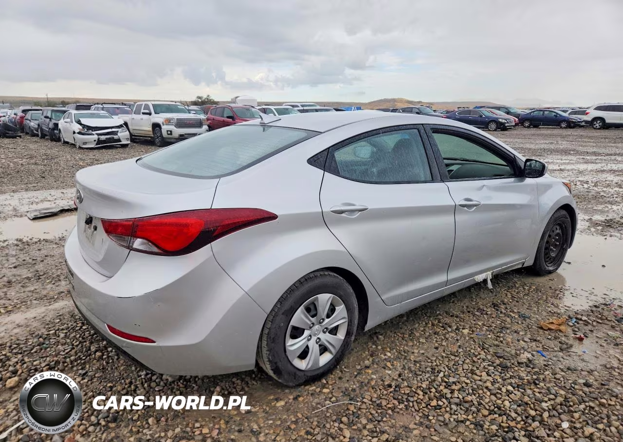 2016 Hyundai Elantra Se VIN:5NPDH4AE3GH702158 - 3